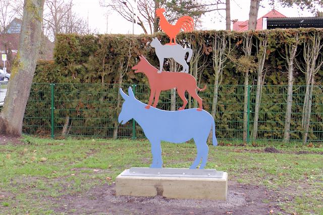 Ein Wahrzeichen für Boke - Die Skulptur der Bremer Stadtmusikanten am Bürgerhaus