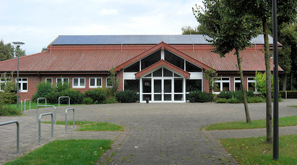 Bürgerhaus in Boke mit der Photovoltaikanlage