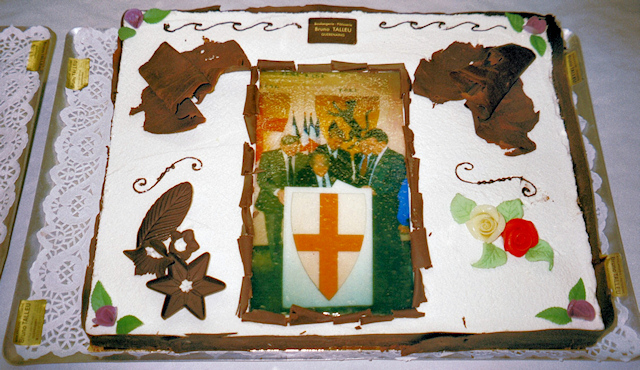 Der Geburstagskuchen zum 10-jährigen Jubiläum Der Geburstagskuchen zum 10-jährigen Jubiläum