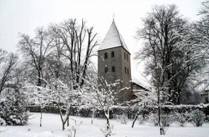 Pfarrkirche St. Landolinus (19.12.2010 Ansicht von Südwesten)